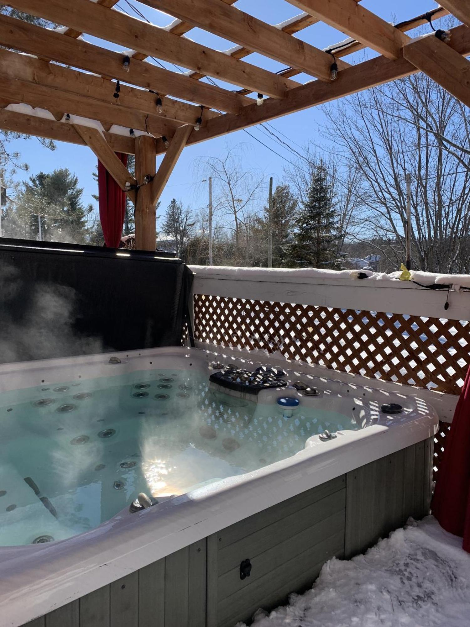 Auberge De Ferme-Neuve Lac-Saint-Paul エクステリア 写真