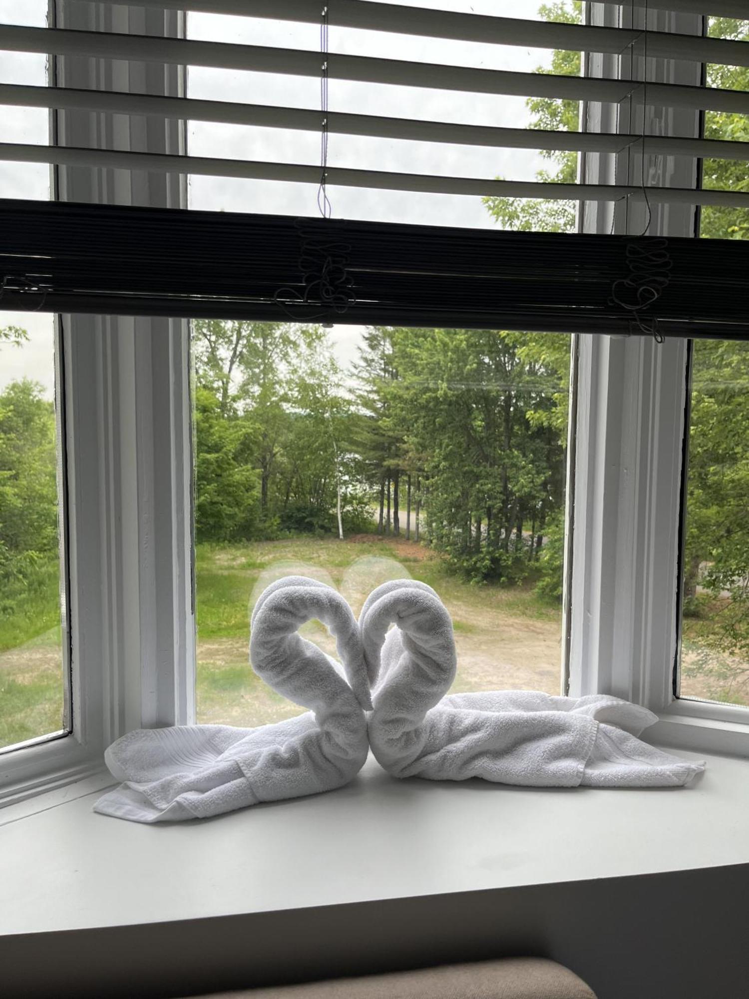 Auberge De Ferme-Neuve Lac-Saint-Paul エクステリア 写真