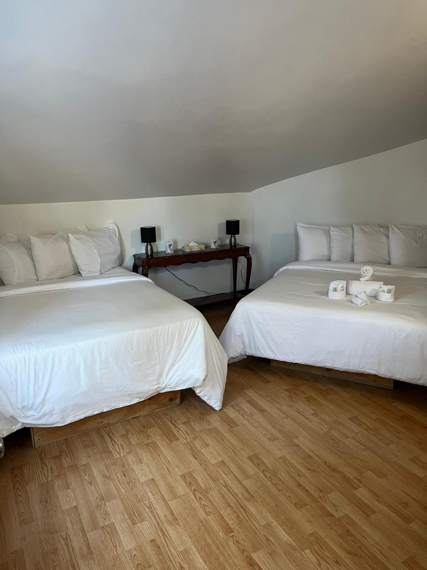 Auberge De Ferme-Neuve Lac-Saint-Paul エクステリア 写真