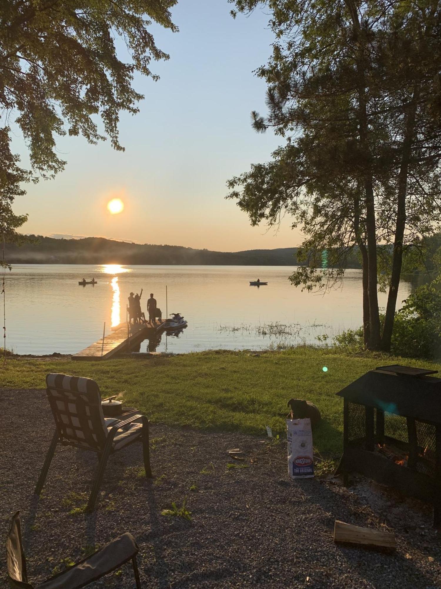 Auberge De Ferme-Neuve Lac-Saint-Paul エクステリア 写真