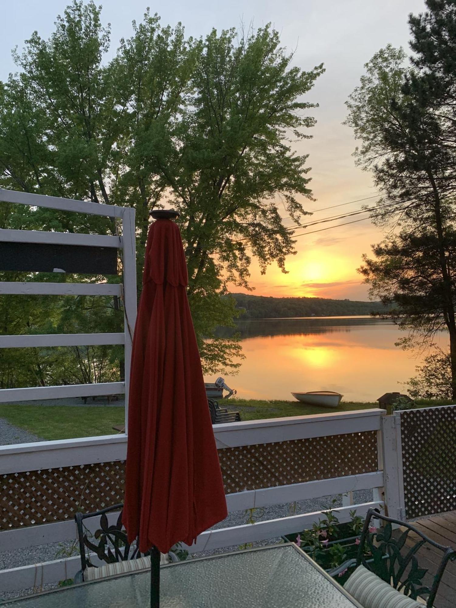 Auberge De Ferme-Neuve Lac-Saint-Paul エクステリア 写真